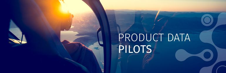 Product Data Pilots – ein Hubschrauberpilot fliegt in den Sonnenaufgang