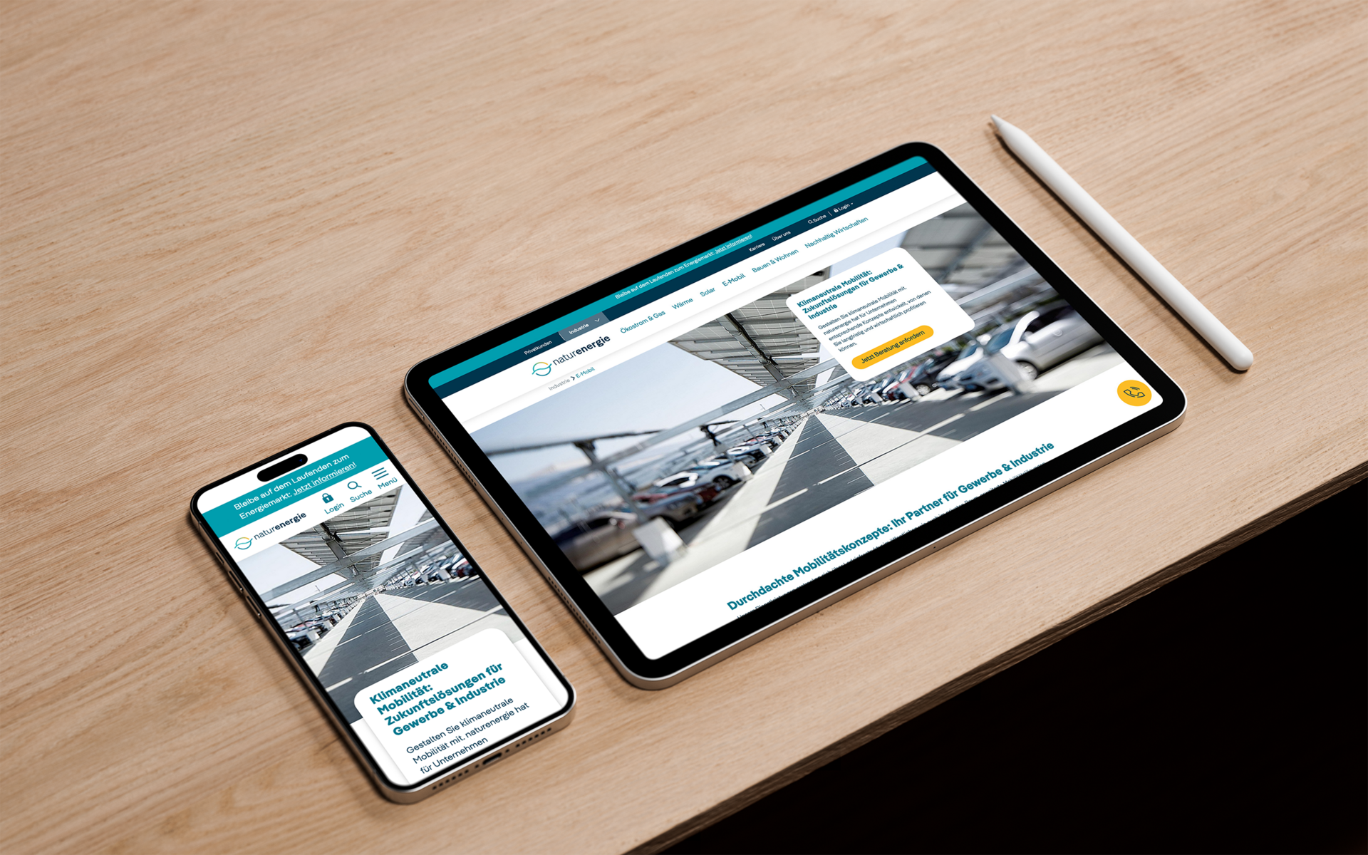 Screenshots vom Serviceportal auf Smartphone und Tablet