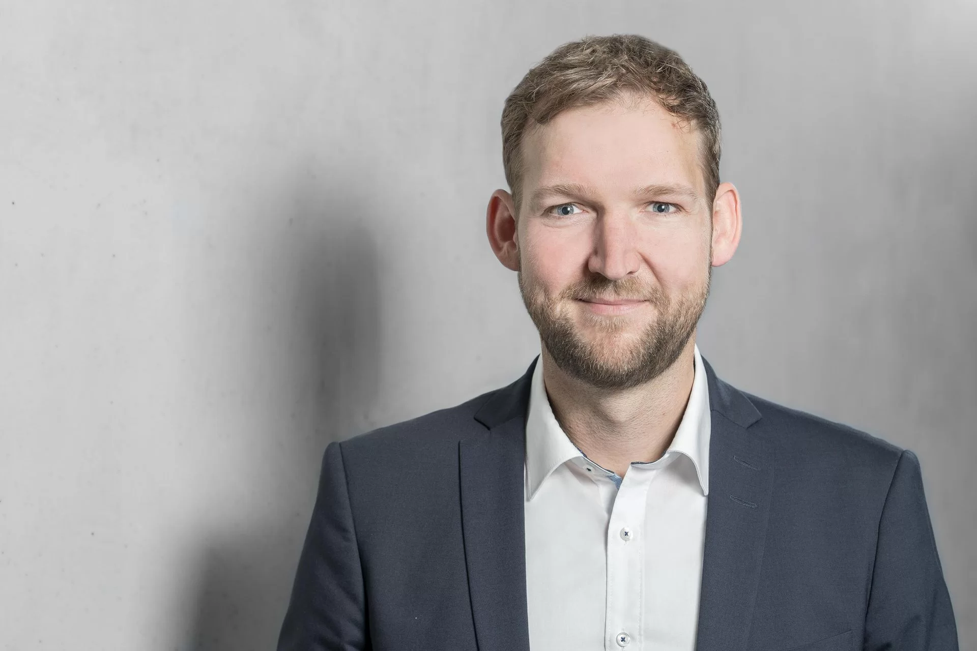 [Translate to English:] Portrait von andreas precht